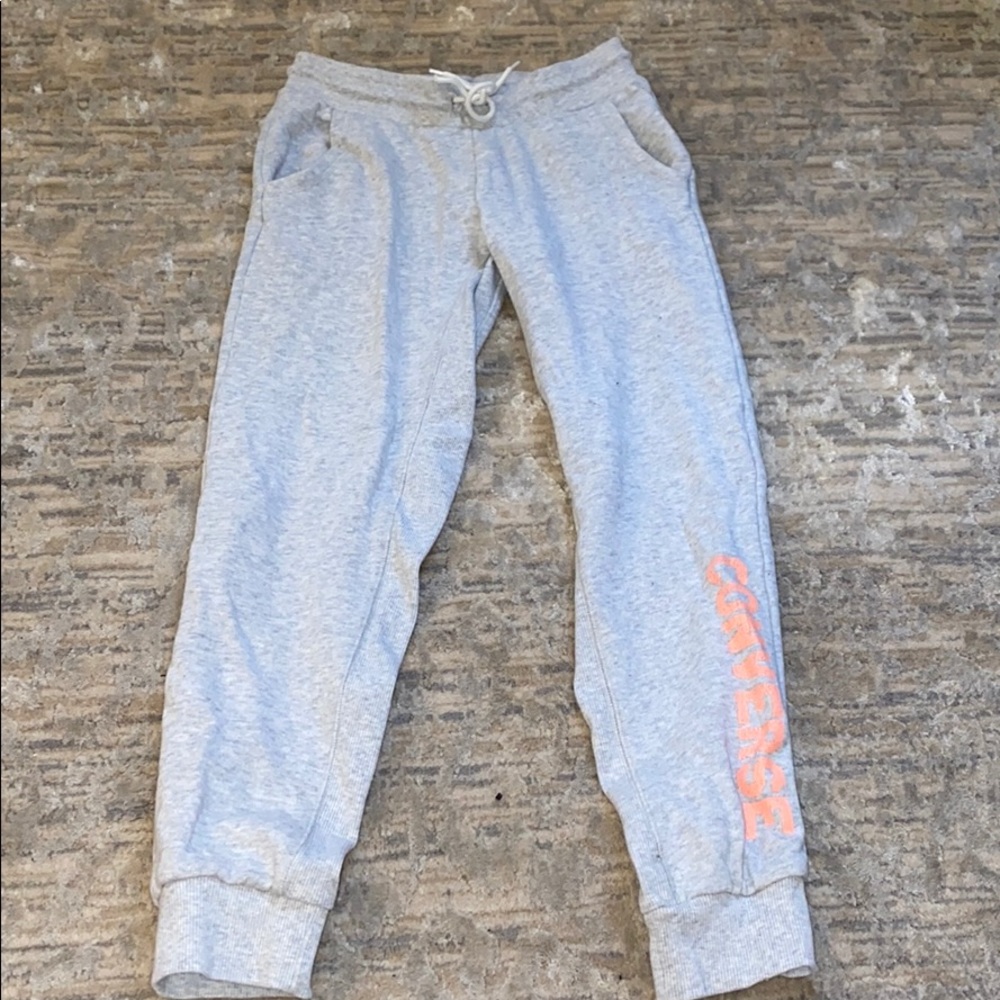 grey sweatpants